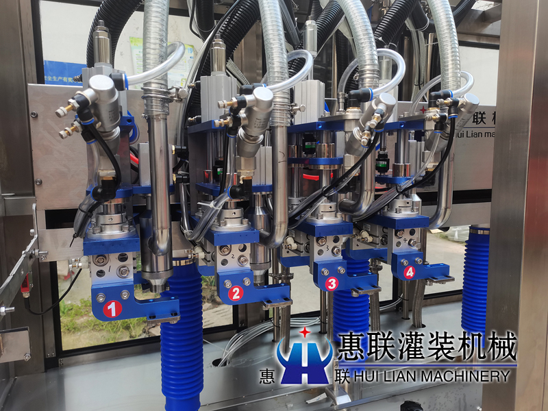 四頭追蹤式食用油灌裝機